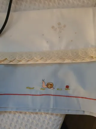 Protector cuna, cojín, sábanas y mantita Edredón.m