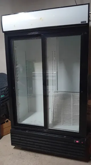 Nevera expositora industrial yogures