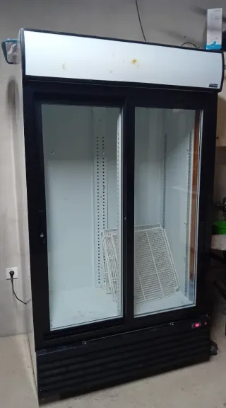 Nevera expositora industrial yogures