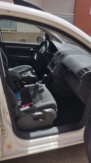 Volkswagen Touran 2011 1.6 TDI