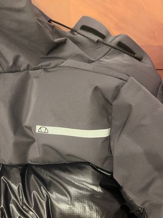 Chaqueta de nieve Ellesse gris y negra