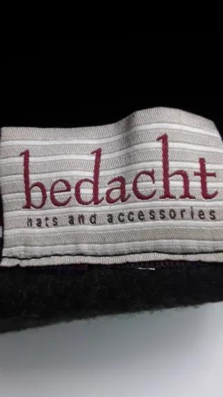 Sombrero de lana 100% verde oliva