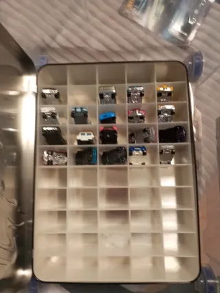 CAJA COLECCIONISTA HOT WHEELS 50 VEHICULOS