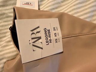 Pantalón Zara Piel Sintética Crema Talla XS