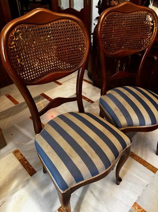 Lote 2 sillones y 6 sillas tapizadas