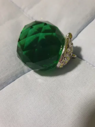 Ciondolo in vetro verde con strass