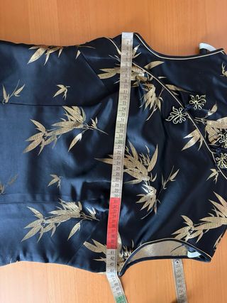 Vestido chino negro y dorado