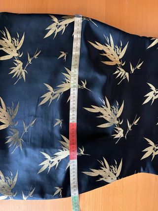 Vestido chino negro y dorado