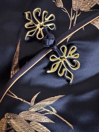 Vestido chino negro y dorado
