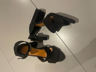 Sandalias fiesta tacón negras Lefties T39