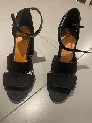 Sandalias fiesta tacón negras Lefties T39