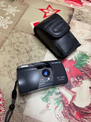 Olympus AF-1 Mini Cámara 35mm Con funda original