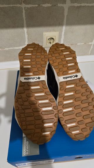 Zapatillas Columbia Facet Negras/Blancas