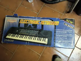 Tastiere elettroniche con supporto