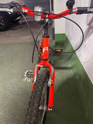 Bicicleta Infantil Atractor 20 Roja 6V