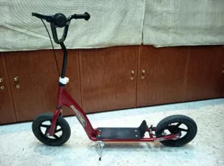 Patinete infantil rojo