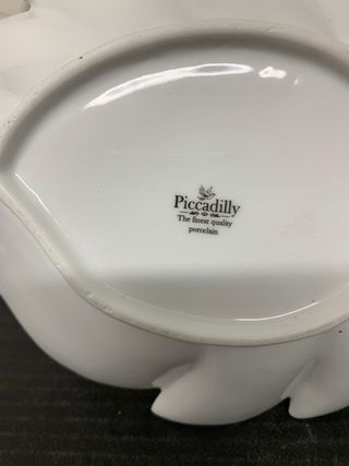 Vassoio in porcellana decorato con rose