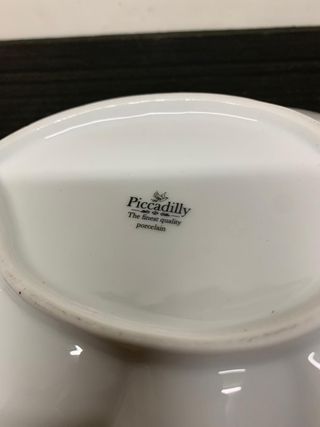 Vassoio in porcellana decorato con rose