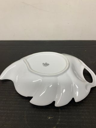 Vassoio in porcellana decorato con rose