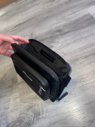 Riñonera Tommy Hilfiger Negra Original