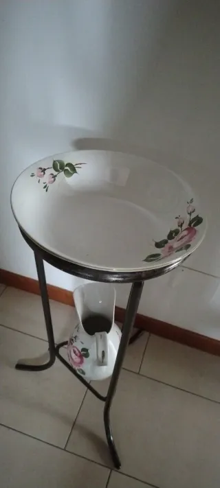 Catino in metallo e porcellana