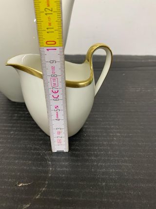 Teiera e bricco latte in porcellana