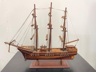 Barco de madera artesanal grande – Decoración náut