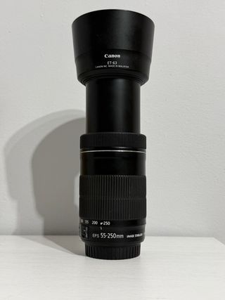Objetivo Canon EFS 55-250mm con Parasol ET-63