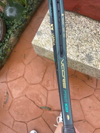 Raqueta Yonex Vcore Pro 100