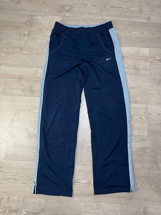 Conjunto deportivo Nike azul y gris