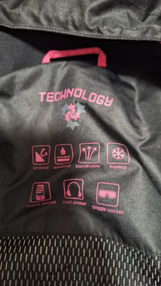 Chaqueta de Nieve Negra y Rosa