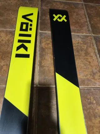 Esquís Völkl Revolt 86 Freestyle/All-Mountain