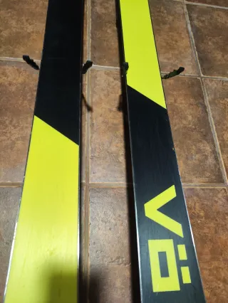 Esquís Völkl Revolt 86 Freestyle/All-Mountain