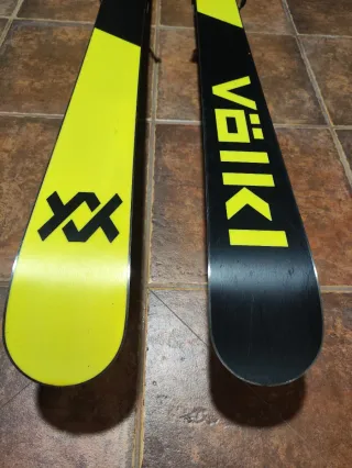 Esquís Völkl Revolt 86 Freestyle/All-Mountain