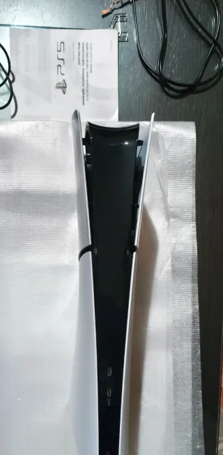 PS5 Slim Blanca + Mando + Soporte Original