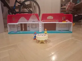 Casita de muñecas rosa y azul