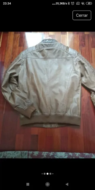 Cazadora símil piel Bershka Talla L