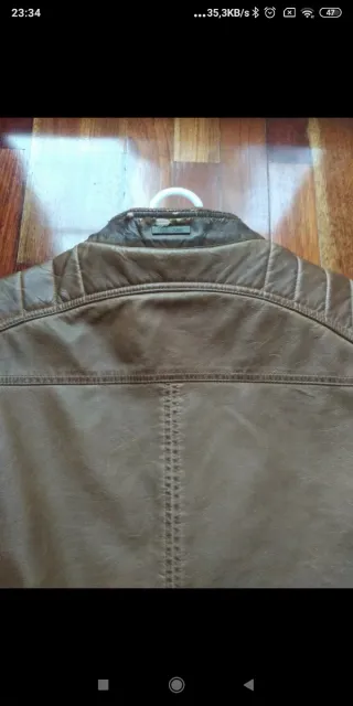 Cazadora símil piel Bershka Talla L