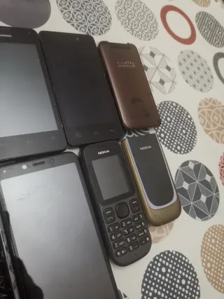 LOTE TELÉFONOS PARA PIEZAS