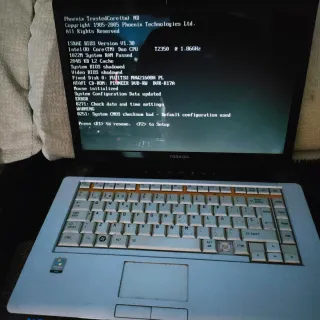 Toshiba Satellite A205-S5000 Portátil
