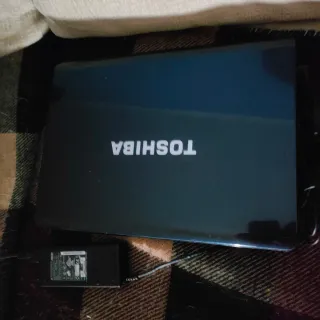 Toshiba Satellite A205-S5000 Portátil