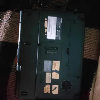 Toshiba Satellite A205-S5000 Portátil