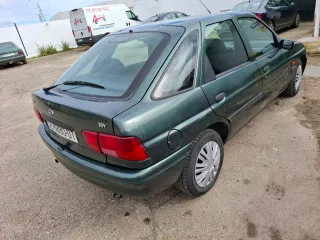 Ford Escort 2000