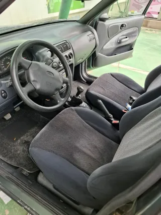 Ford Escort 2000