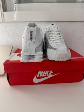 Nike Shox R4 Talla 44 Plata y Blanco