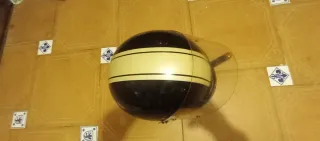 Casco Moto DMD Negro y Amarillo. Vintage retro