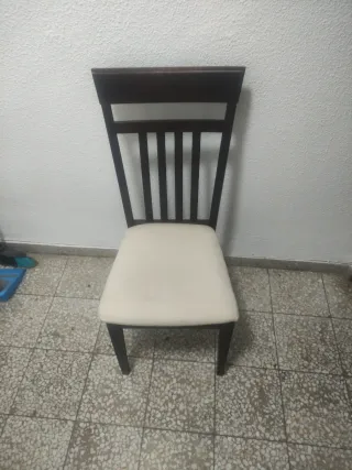 Silla de salón elegante beige y marrón