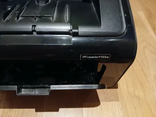 Impresora HP LaserJet P1102W color negro