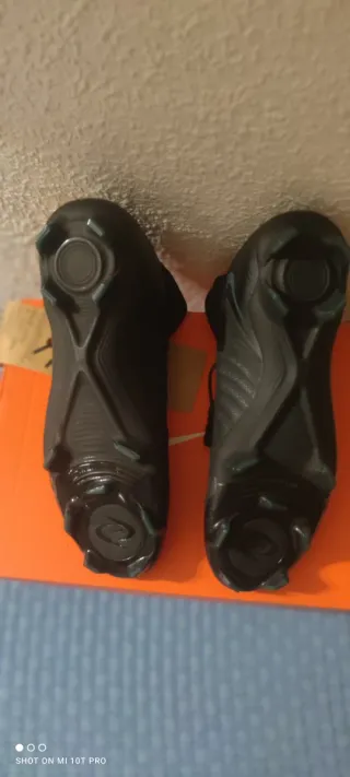 Botas de futbol PHANTOM LUNA II PRO FG