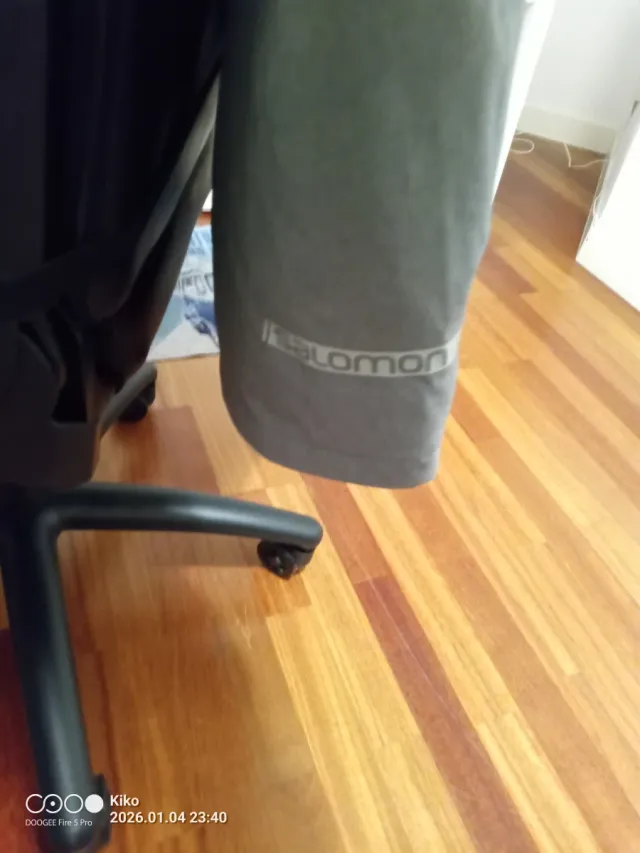 Chaqueta Salomon gris para nieve